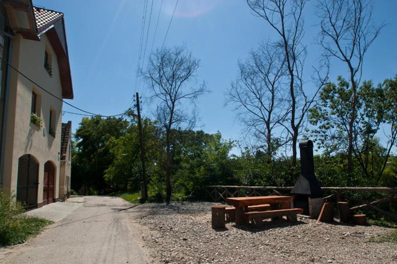 Chalupa - Sklep Starovice Exteriör bild